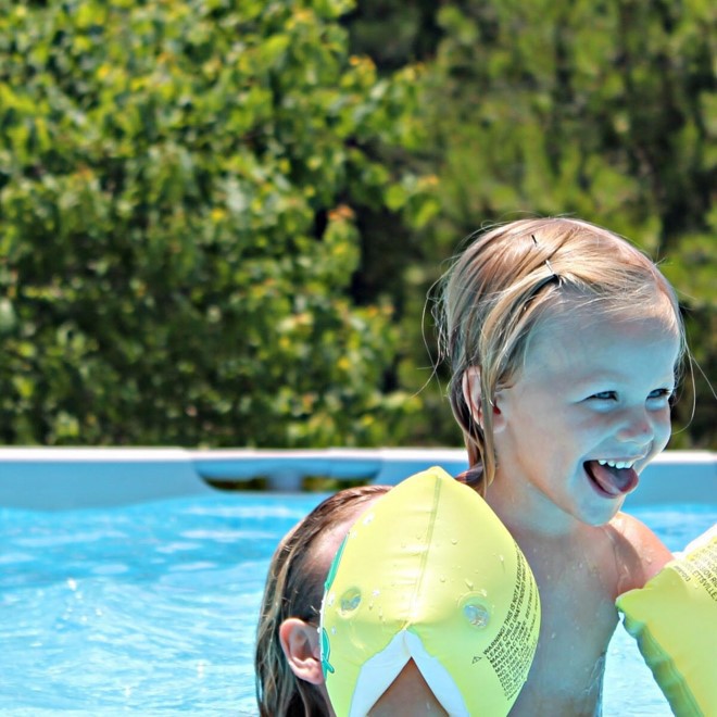 Piscine 8x2.4m au sel avec plage balneo de 1m